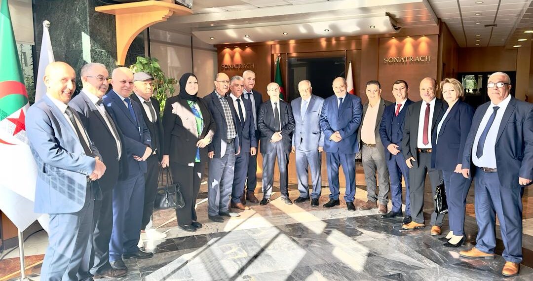 الأربعاء 14 فيفيري 2024 تنصيب أعضاء الامانة بالنقابة الوطنية سوناطراك